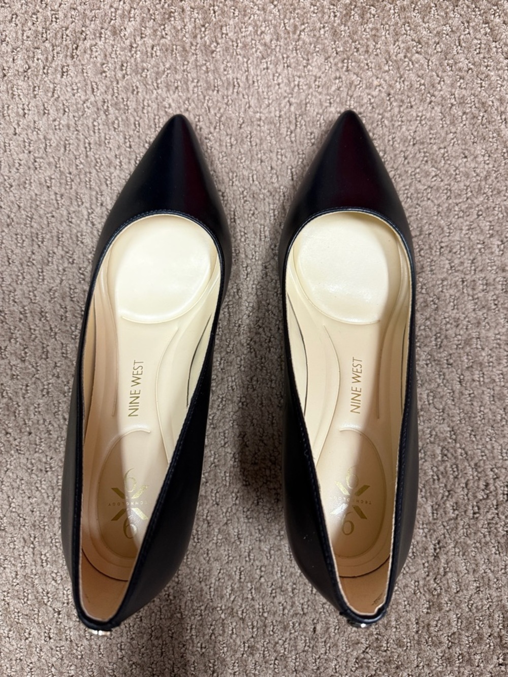 Nine West Kuna 9x9 Black Pointed Toe Pumps with Cream Insole